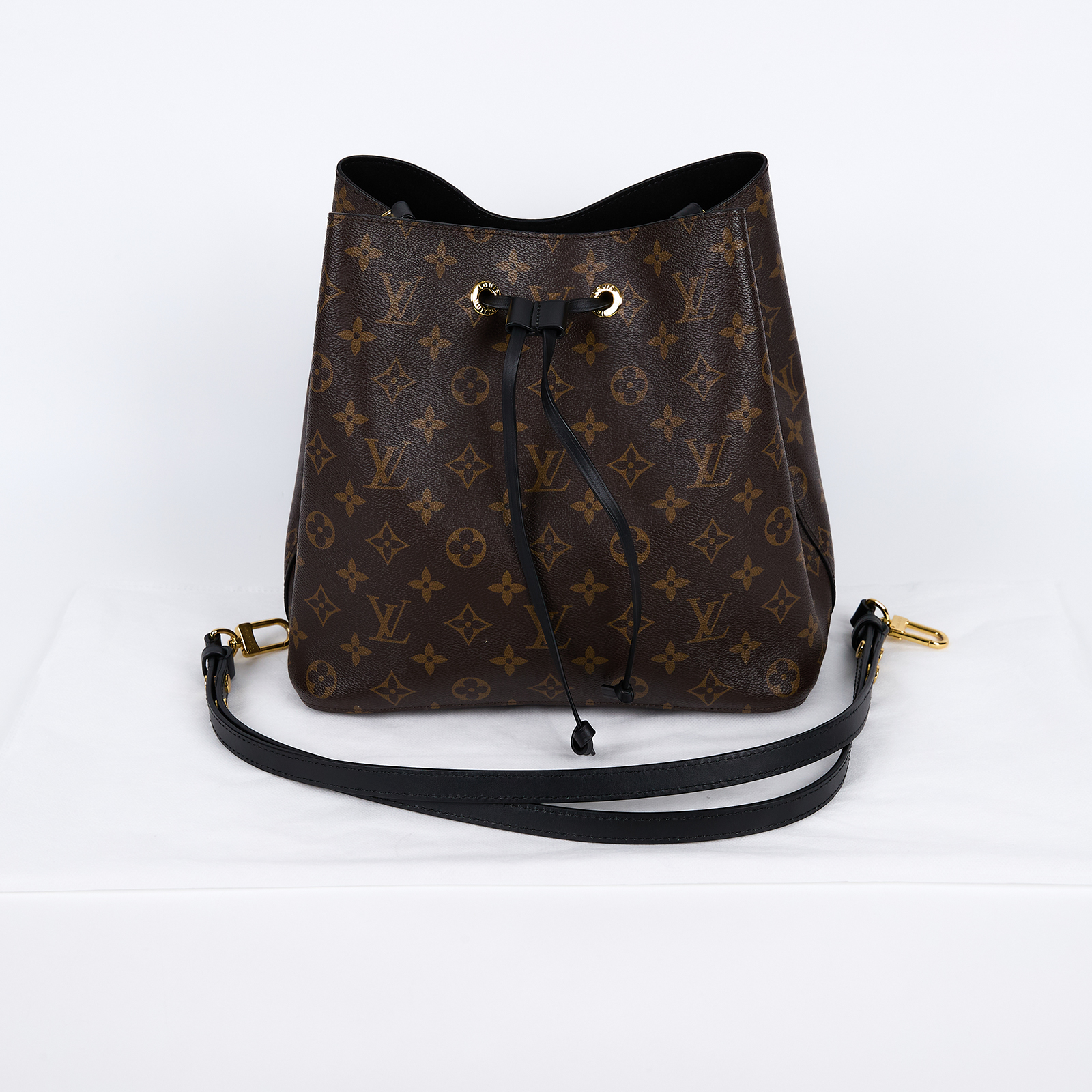 路易威登 LOUIS VUITTON NéoNoé MM 經典帆布 肩背 水桶包 黑色 M44020 黑原花NEONOE水桶包 背帶