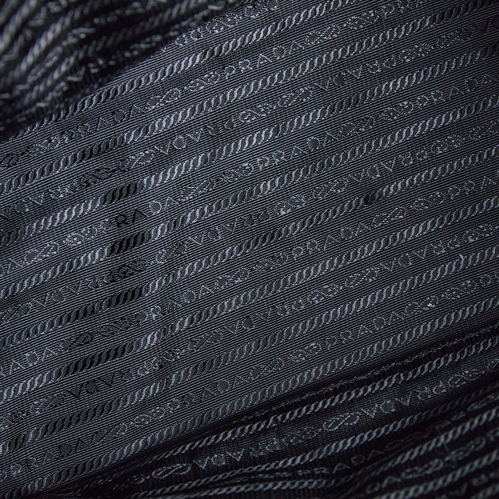 普拉達 PRADA Re-Nylon 肩背包 1BG740_2AS3 黑尼龍TOTE 防塵袋/背帶