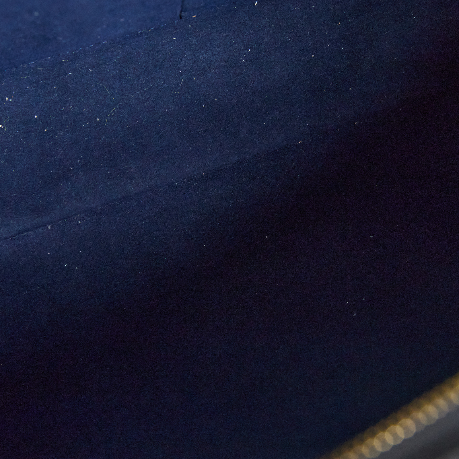 路易威登 LOUIS VUITTON CarryAll PM  黑色 牛皮 肩背包 M46288 晶片款 黑牛皮壓紋CARRYALL PM 防塵袋/內袋