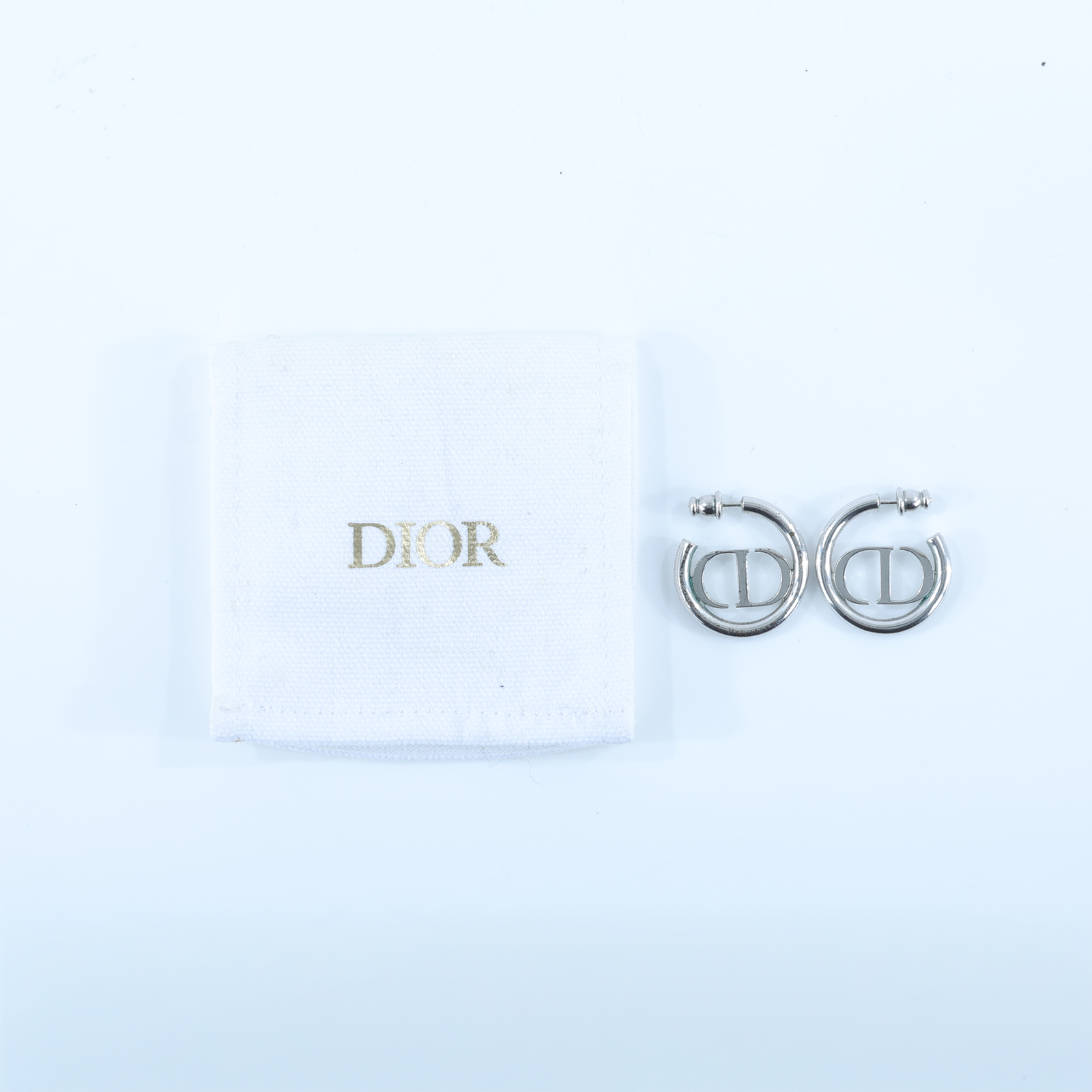 迪奧 CHRISTIAN DIOR 30 Montaigne 耳釘 E2050WOMMT 銀色圓形LOGO耳環 原廠盒子