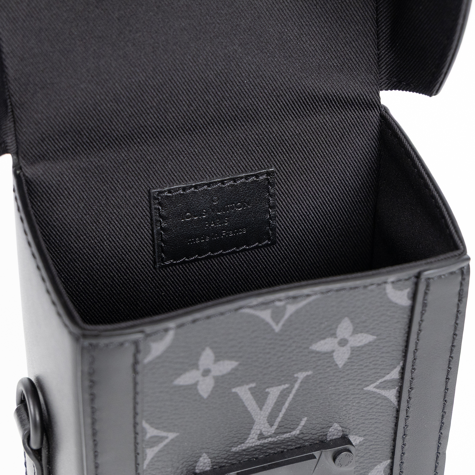 路易威登 LOUIS VUITTON Vertical Trunk 硬殼 肩背 斜背包 M82077 晶片款 黑原花VERTICAL TRUNK 防塵袋/背帶