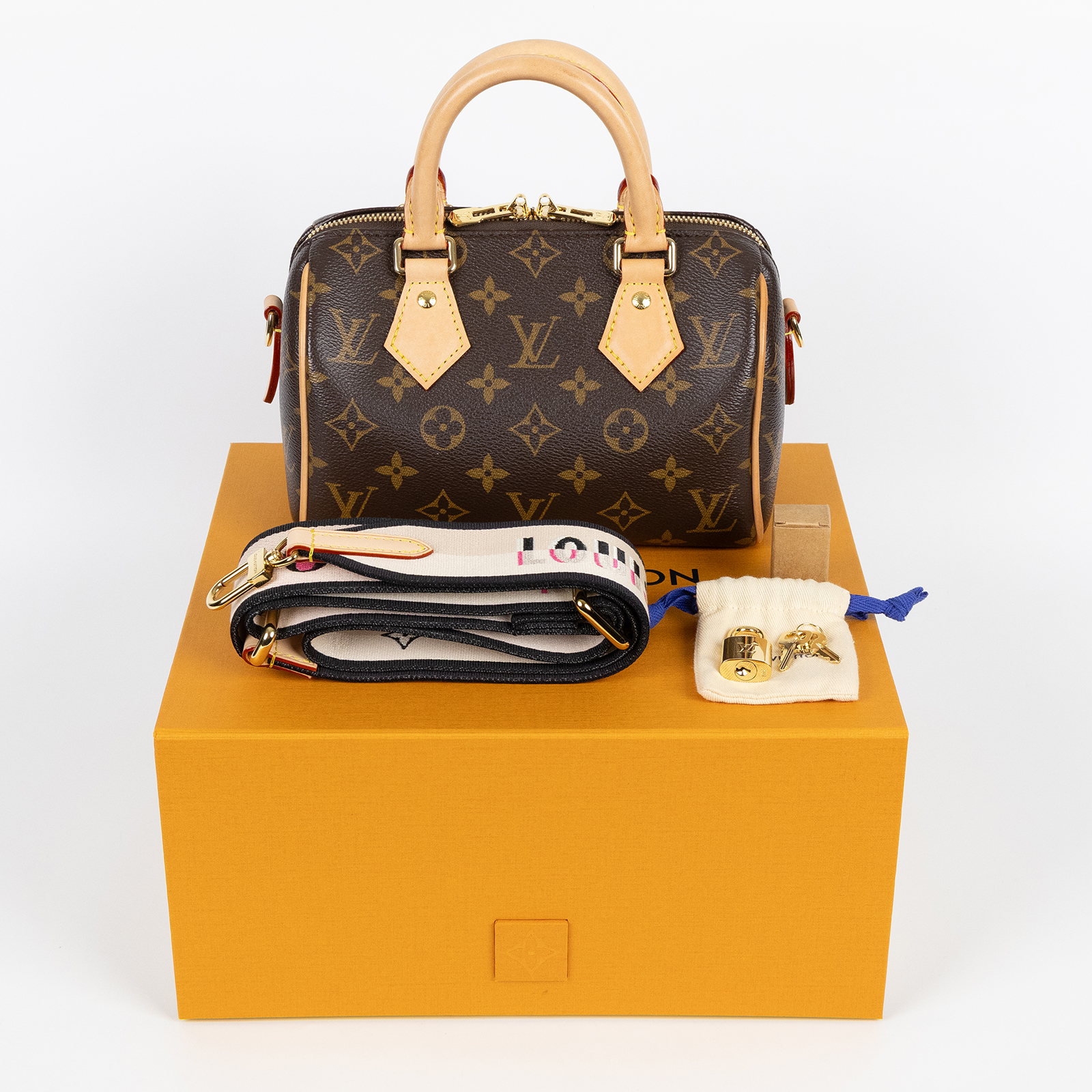 路易威登 LOUIS VUITTON Speedy Bandoulière 20 米色 帆布 手提 斜背 波士頓包 M46222 晶片款  原廠盒子/背帶/鎖組