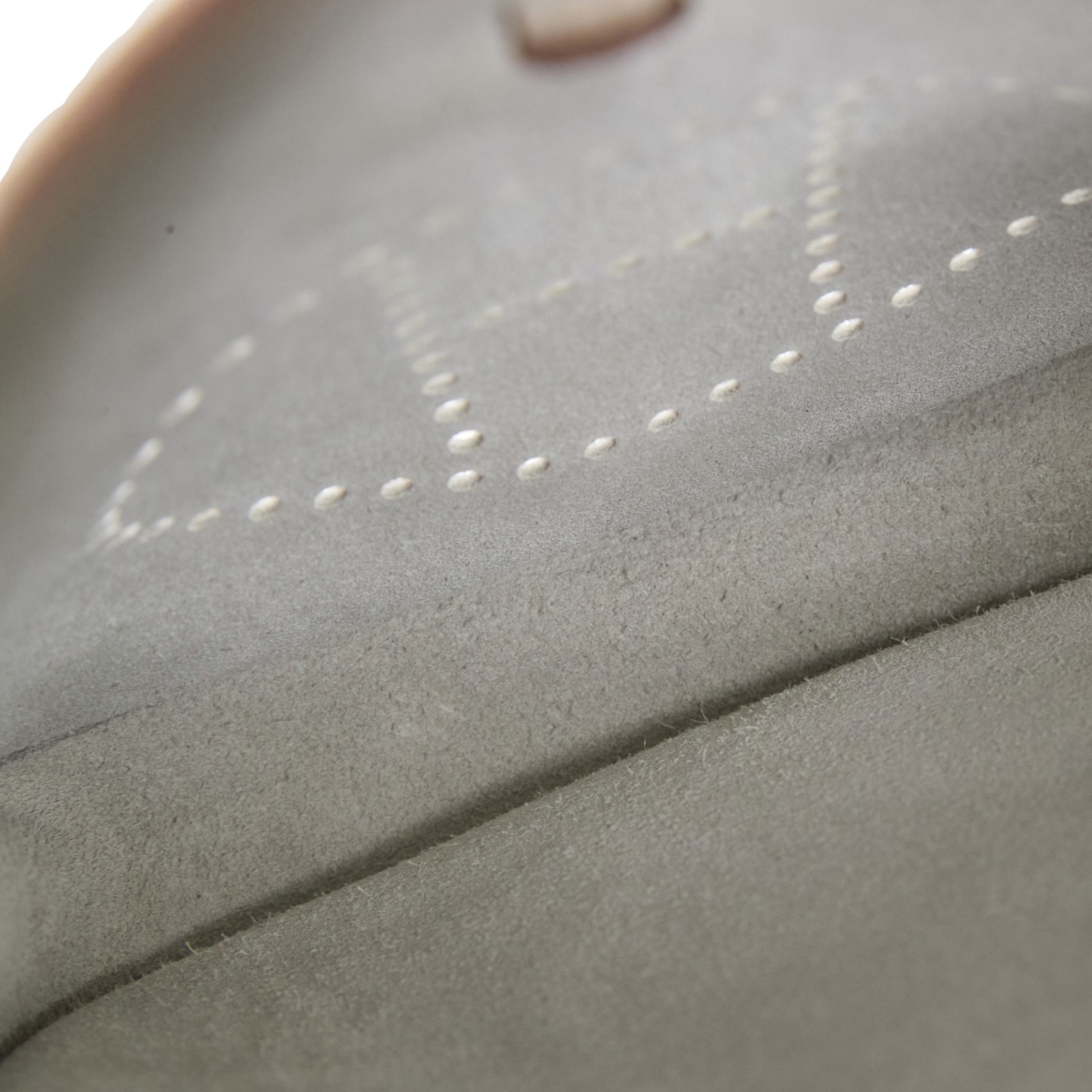 愛馬仕 Hermes Evelyne Bag 伊芙琳包 23 Poche III Bag EV23 G刻 奶昔白EVELYNE23 原廠盒子/防塵袋/背帶