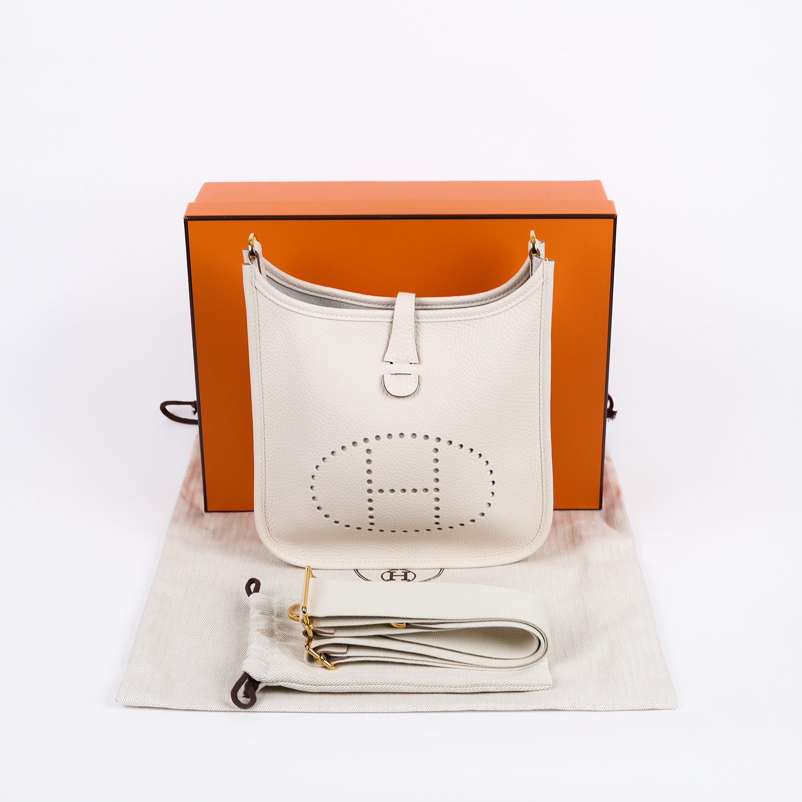 愛馬仕 Hermes Evelyne Bag 伊芙琳包 23 Poche III Bag EV23 G刻 奶昔白EVELYNE23 原廠盒子/防塵袋/背帶