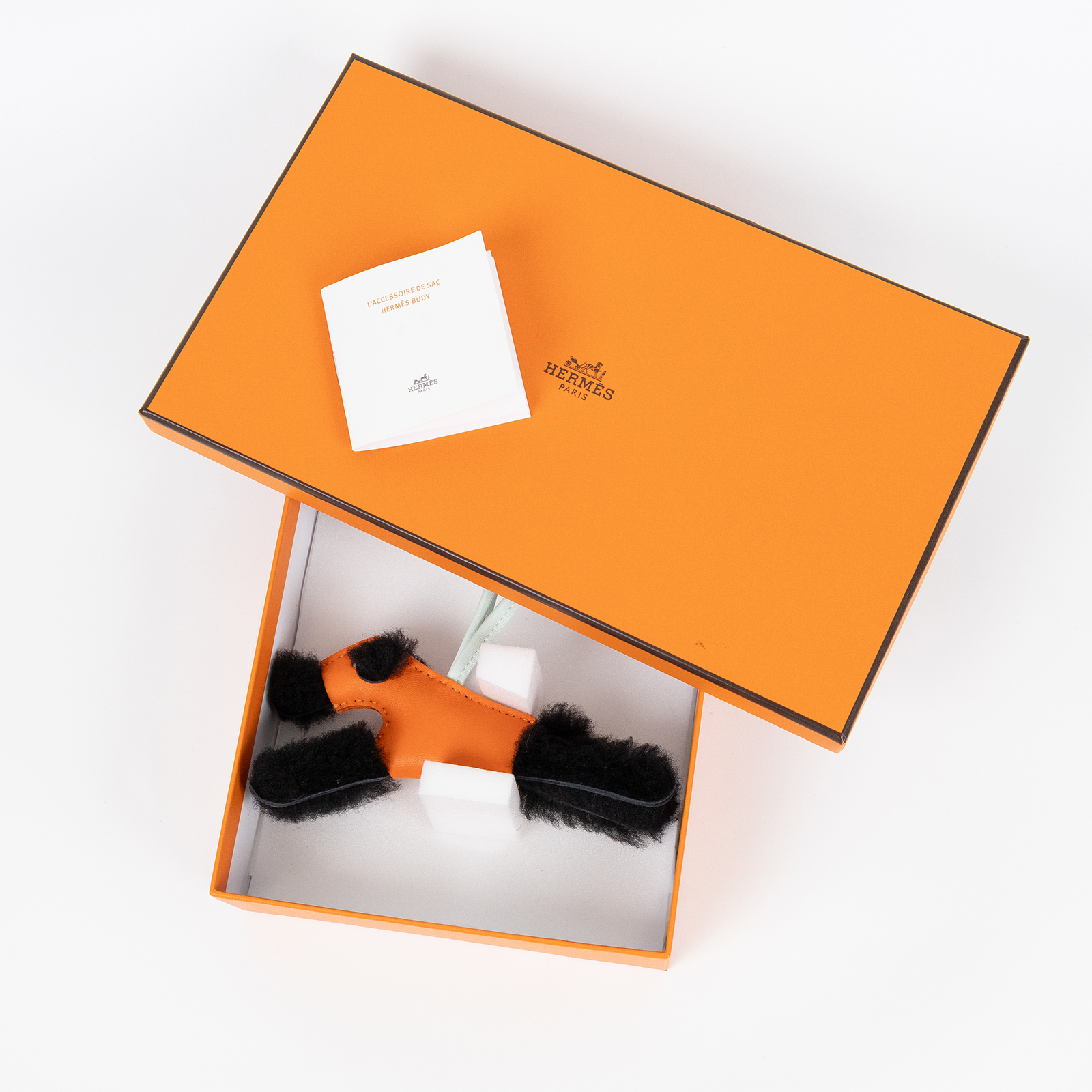 愛馬仕 Hermes Budy charm 吊飾 包掛 狐狸㹴犬 黑色 火焰橙 辣薄荷綠 H083349CACH K刻 橘拚黑毛貴賓狗BUDY吊飾 原廠盒子