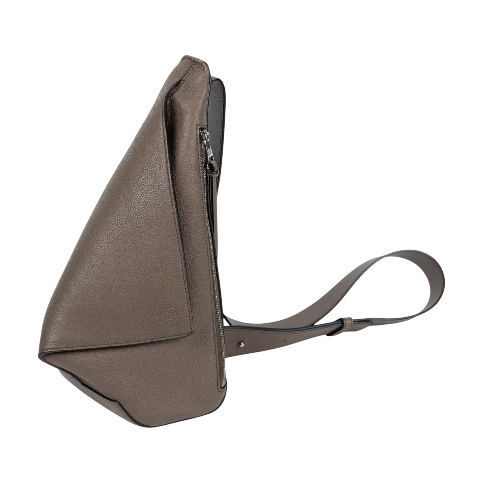 羅意威 LOEWE Anton Sling 皮革 肩背包 斜背包 B511A09X06 灰棕ANTON SLING胸包 防塵袋