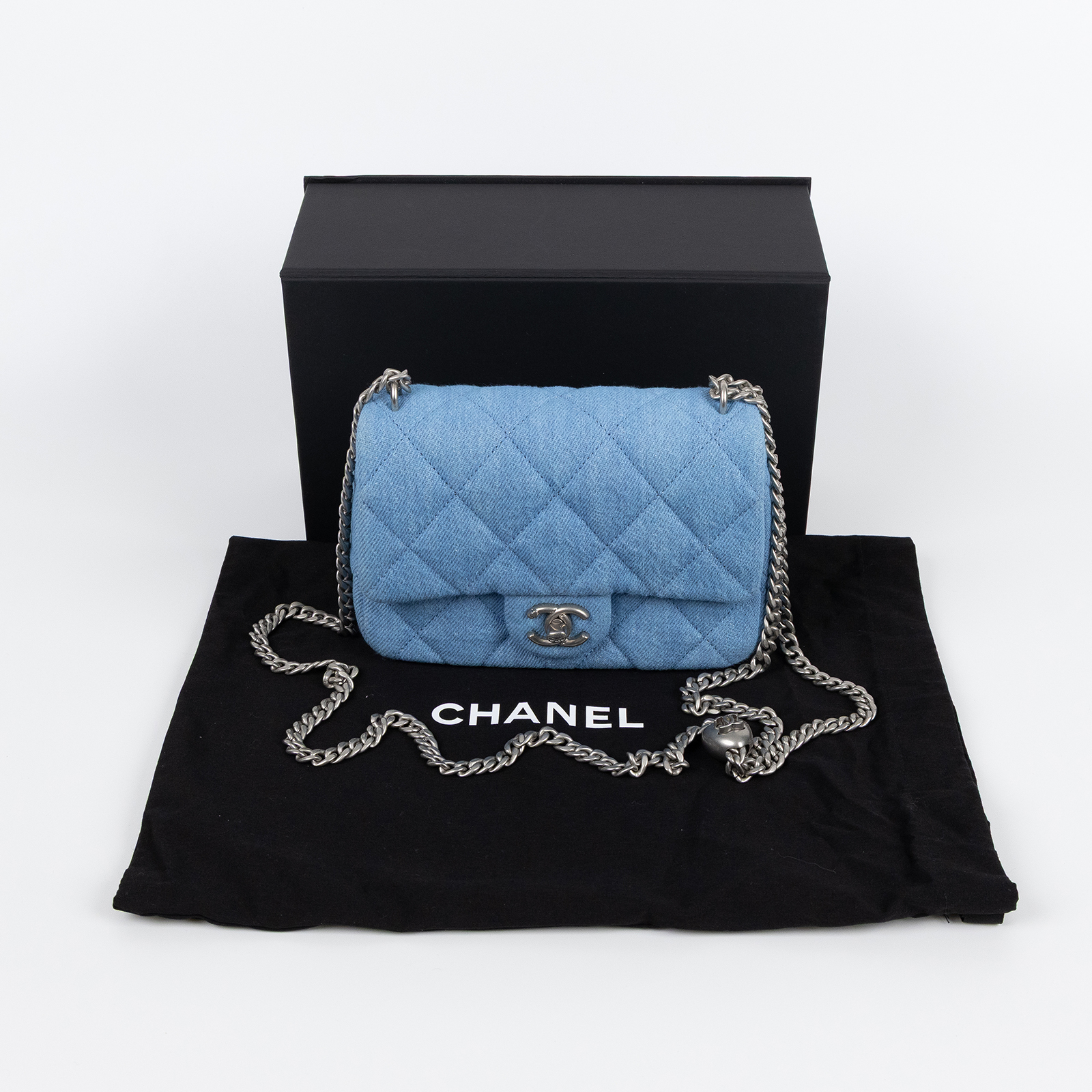 香奈兒 CHANEL 心型金球 方胖 肩背 斜背口蓋包  AS3829_DENIM 晶片款 藍牛仔愛心調節方胖 原廠盒子/防塵袋