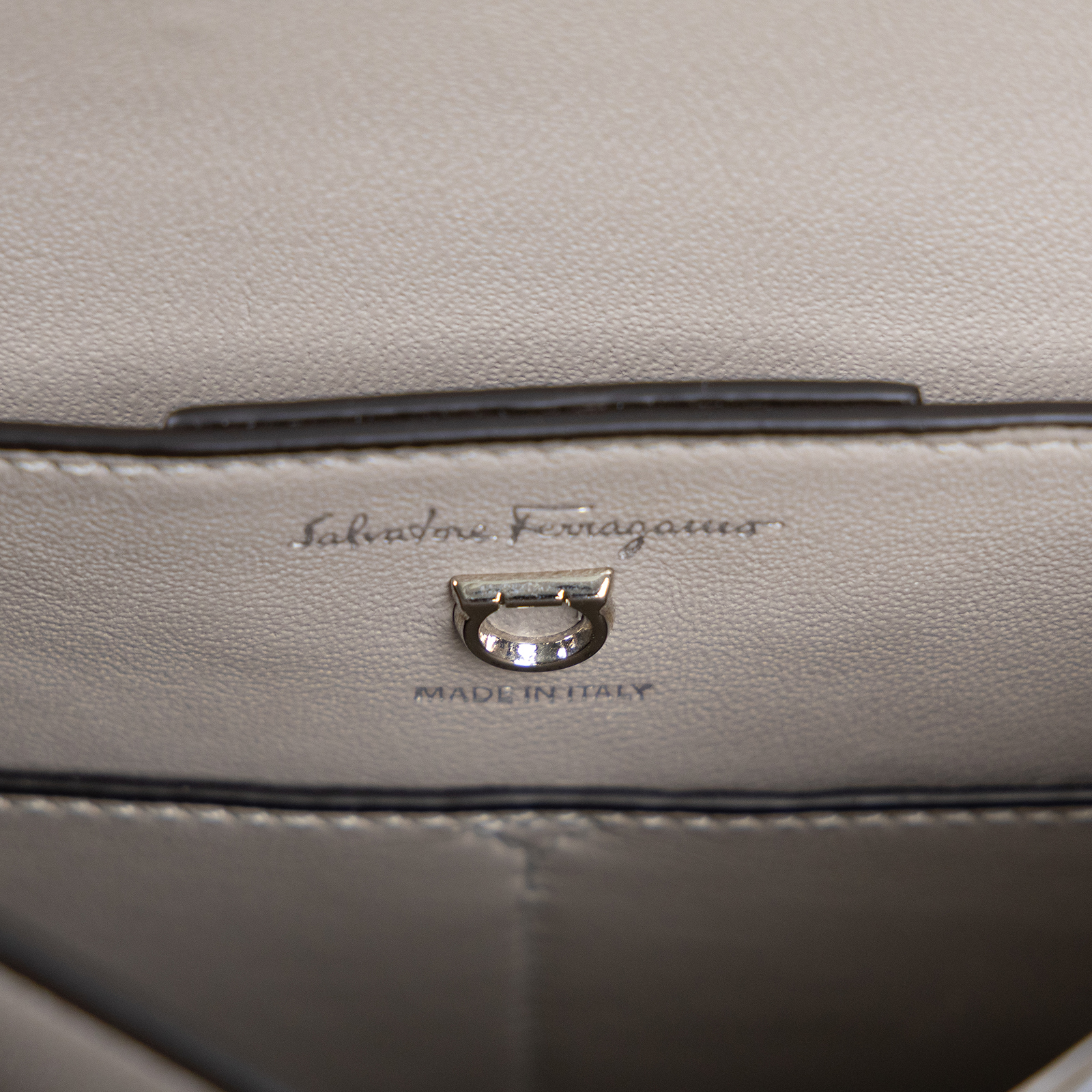 菲拉格慕 SALVATORE FERRAGAMO Gancini top handle 手提包 DY-21 H493 灰MARGOT兩用包 原廠盒子/防塵袋