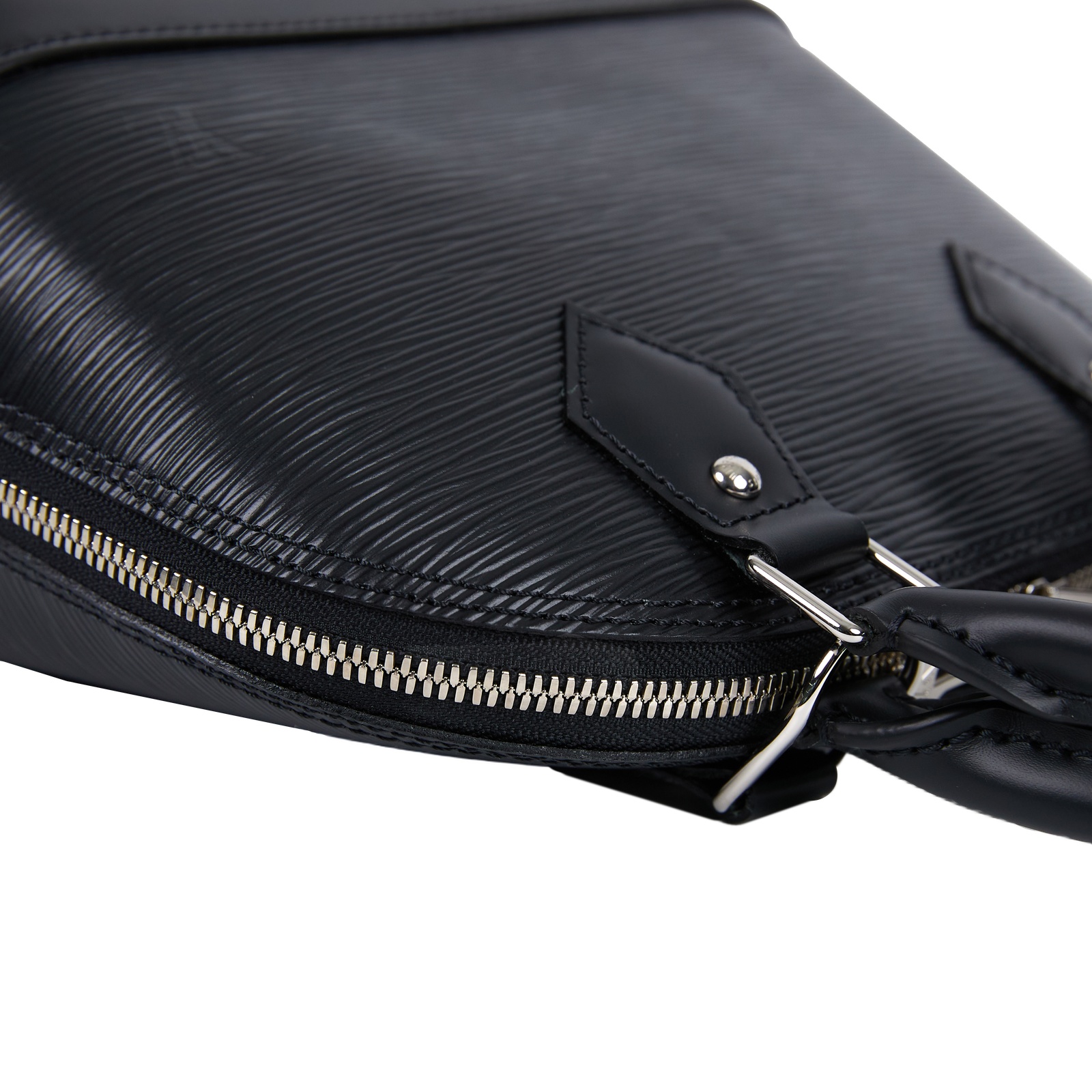 路易威登 LOUIS VUITTON Nano Alma 手提包 黑色 M24645 晶片款  原廠盒子/防塵袋/背帶/鎖組/吊牌/購買證明