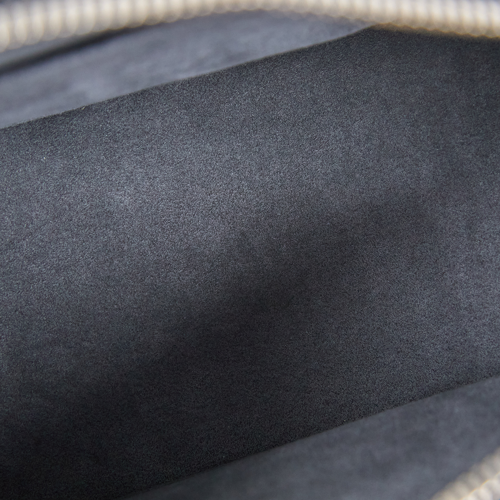 路易威登 LOUIS VUITTON Nano Alma 手提包 黑色 M24645 晶片款  原廠盒子/防塵袋/背帶/鎖組/吊牌/購買證明