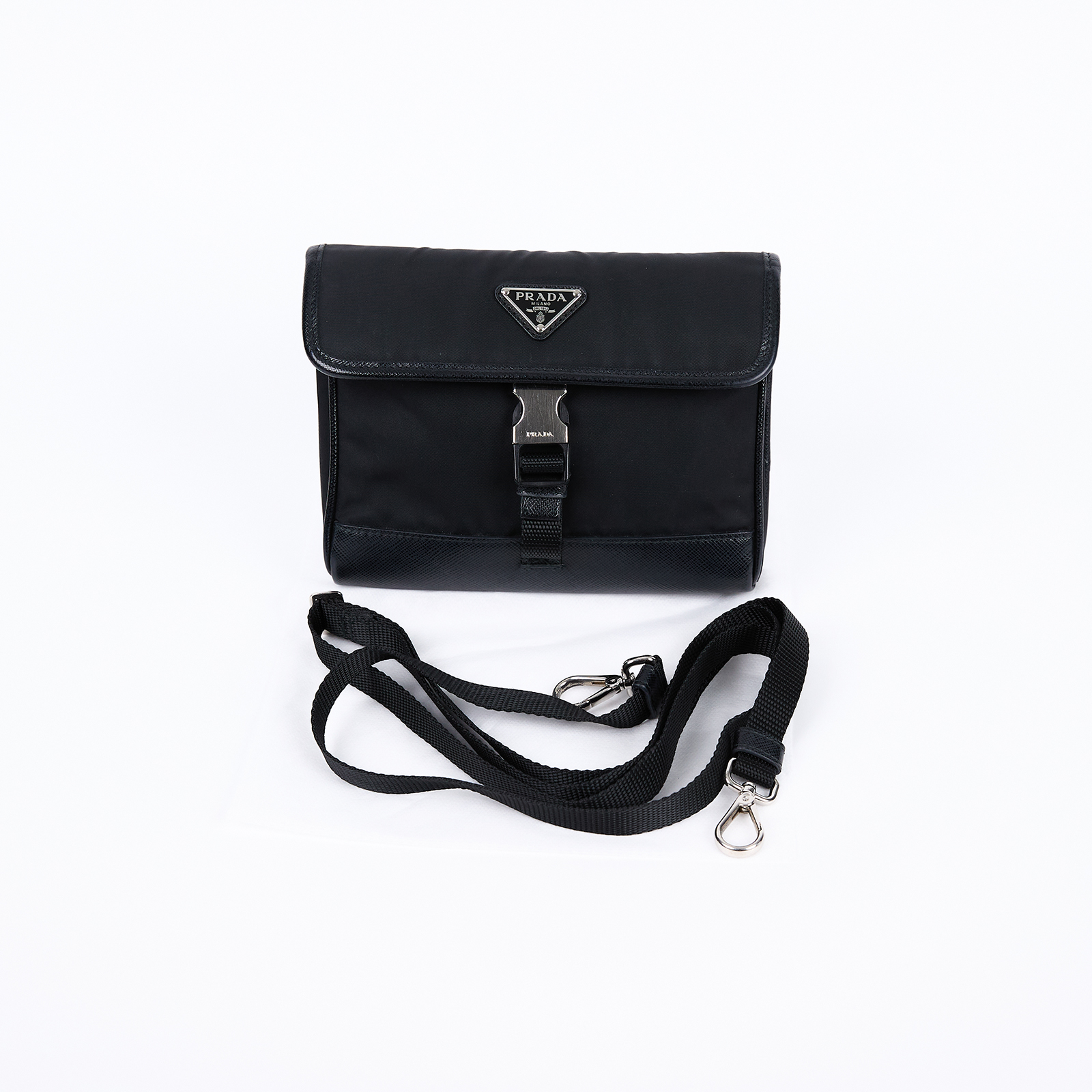普拉達 PRADA Re-Nylon Saffiano 皮革 智能手機保護套 2ZH108_2DMH 黑尼龍小包 背帶