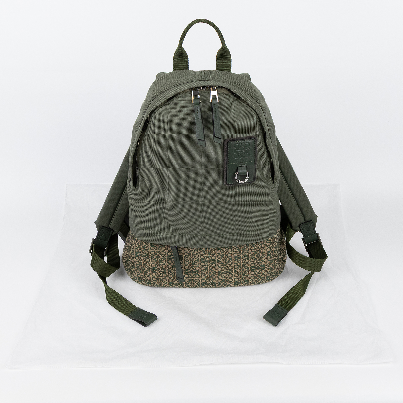 羅意威 LOEWE Round Slim 後背包 B664R17X01 綠帆布後背包 無附屬品