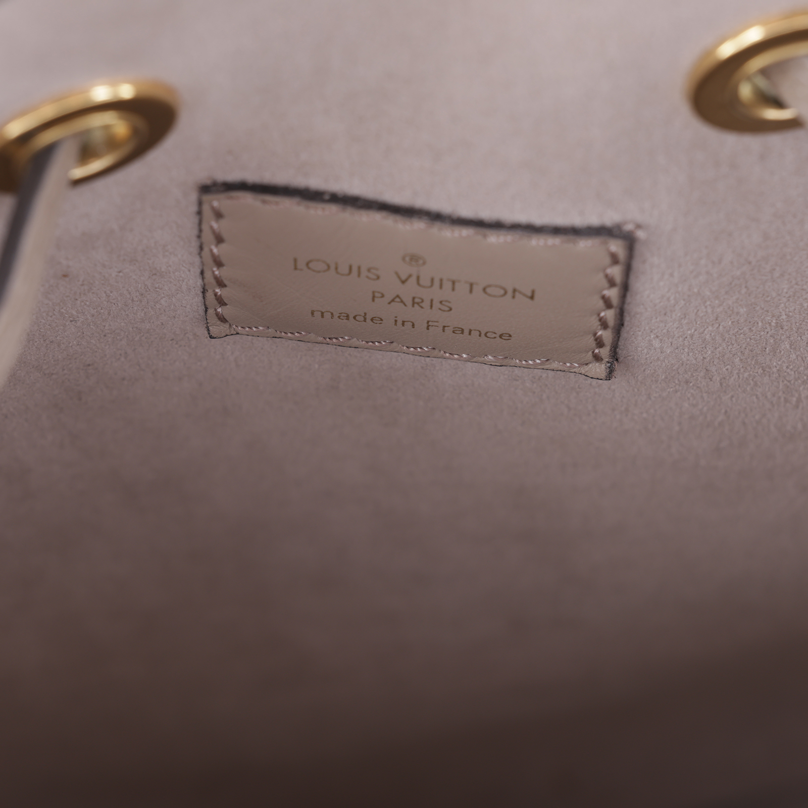 路易威登 LOUIS VUITTON NéoNoé MM 皮革 肩背 水桶包 斑鳩灰色/奶油色 M45555 晶片款  原廠盒子/防塵袋/購買證明/內袋/背帶