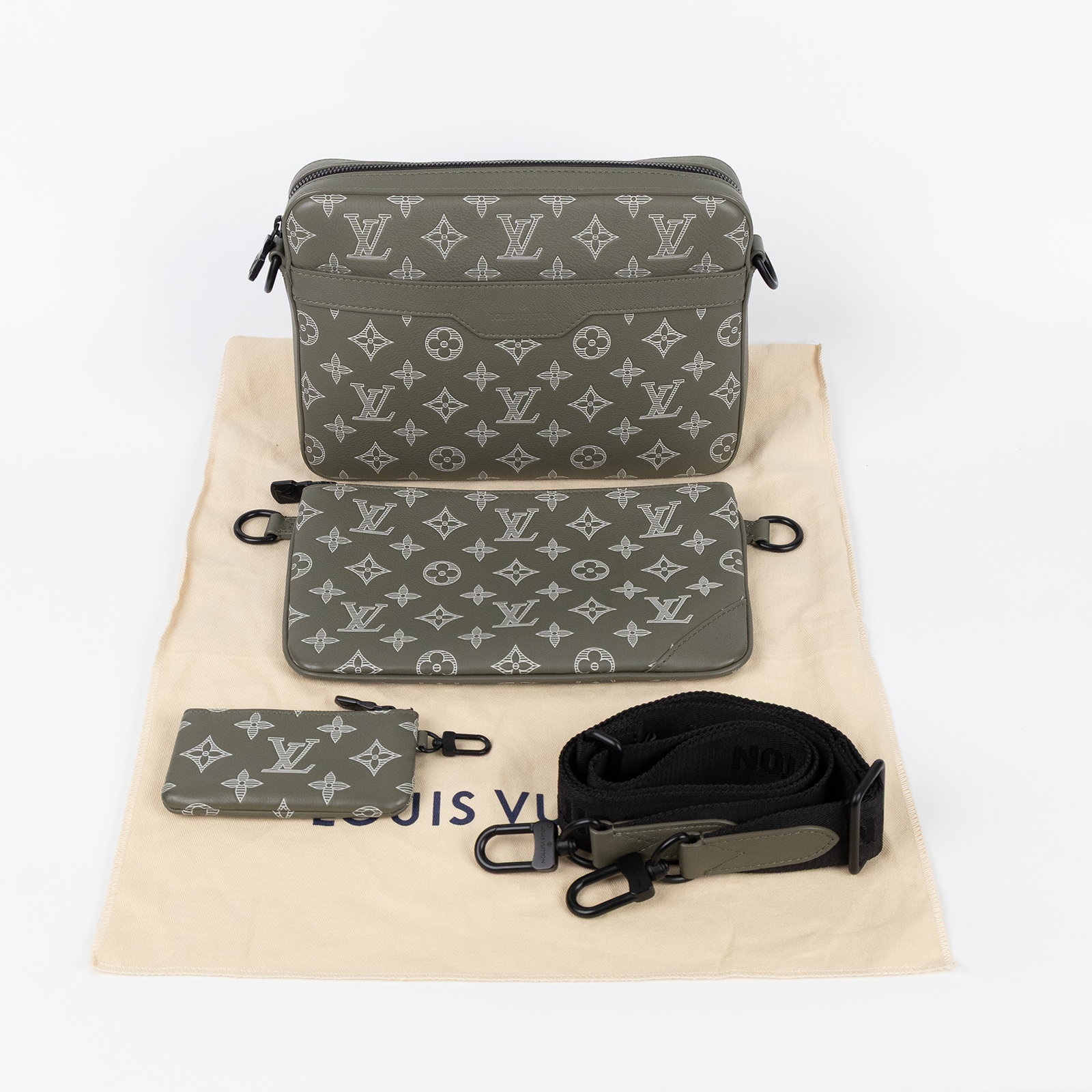 路易威登 LOUIS VUITTON Trio 三合一 郵差包 斜背包 M12490 晶片款 綠原花Trio 郵差包 防塵袋/子包2/背帶