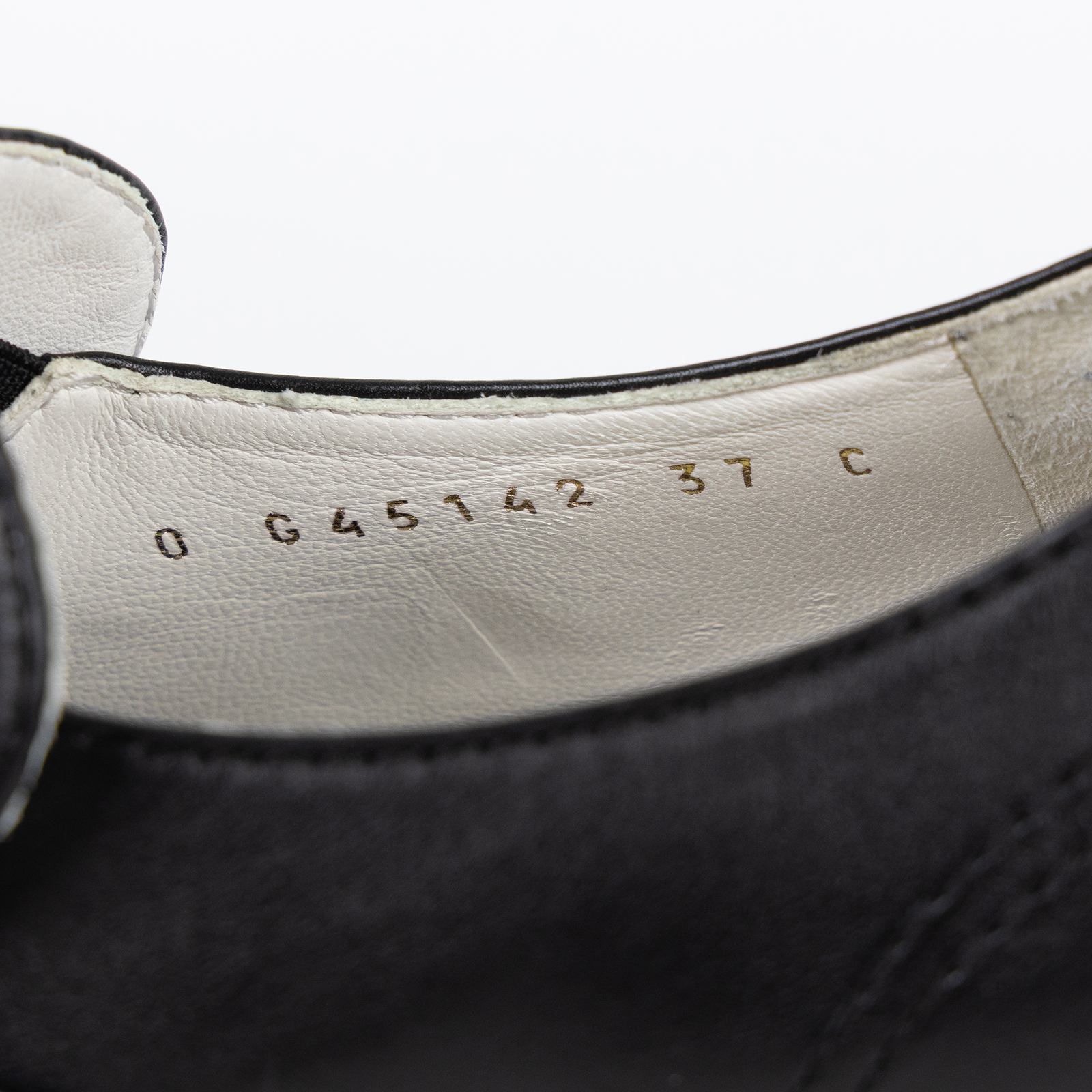 香奈兒 CHANEL CC LOGO 跟鞋 樂福鞋 G45142 B14028_37 黑銀低跟樂福鞋 原廠盒子/防塵袋/台灣購買證明