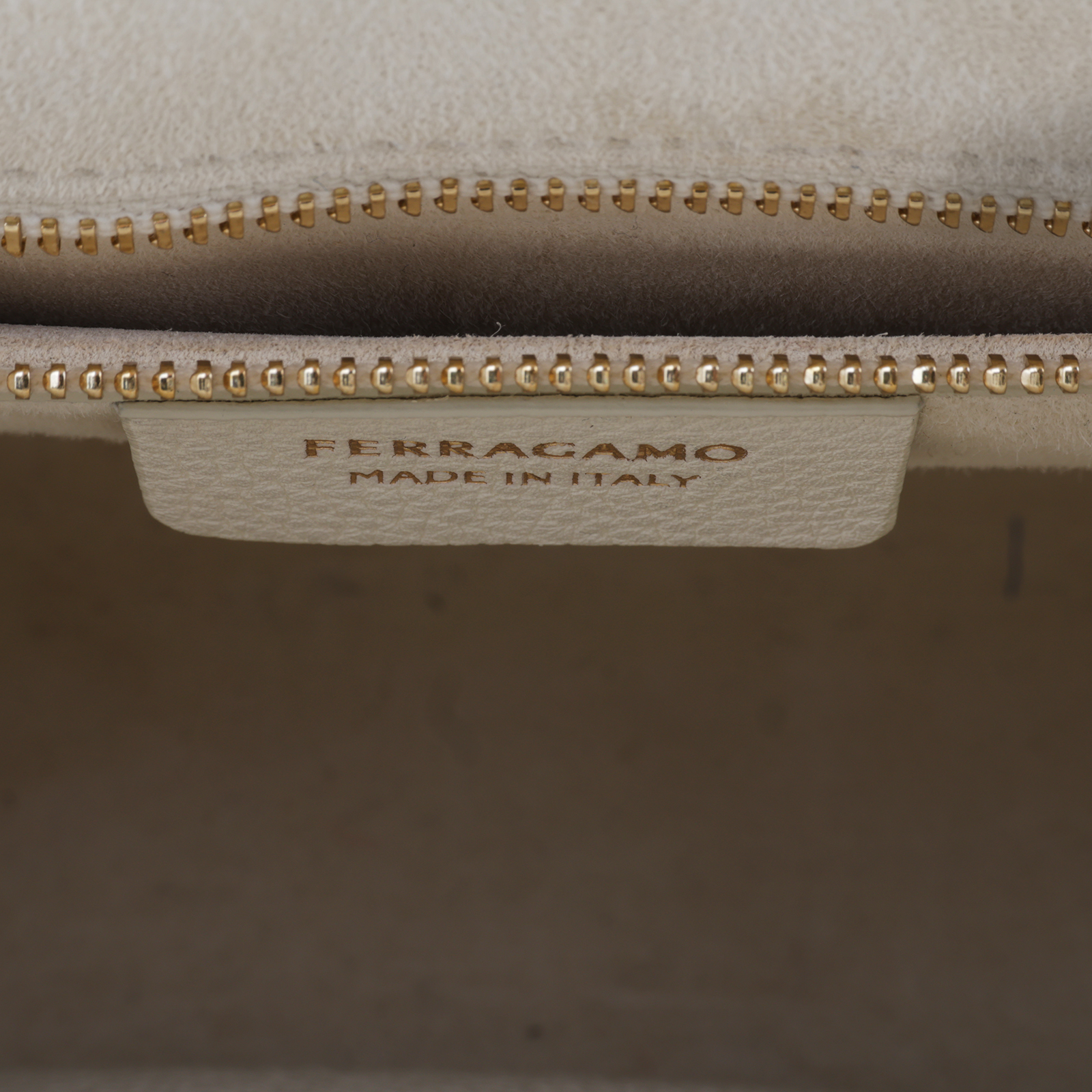 菲拉格慕 SALVATORE FERRAGAMO New Studio Soft 手提包 肩背包 中型 DH-21-A112  防塵袋/吊牌/背帶