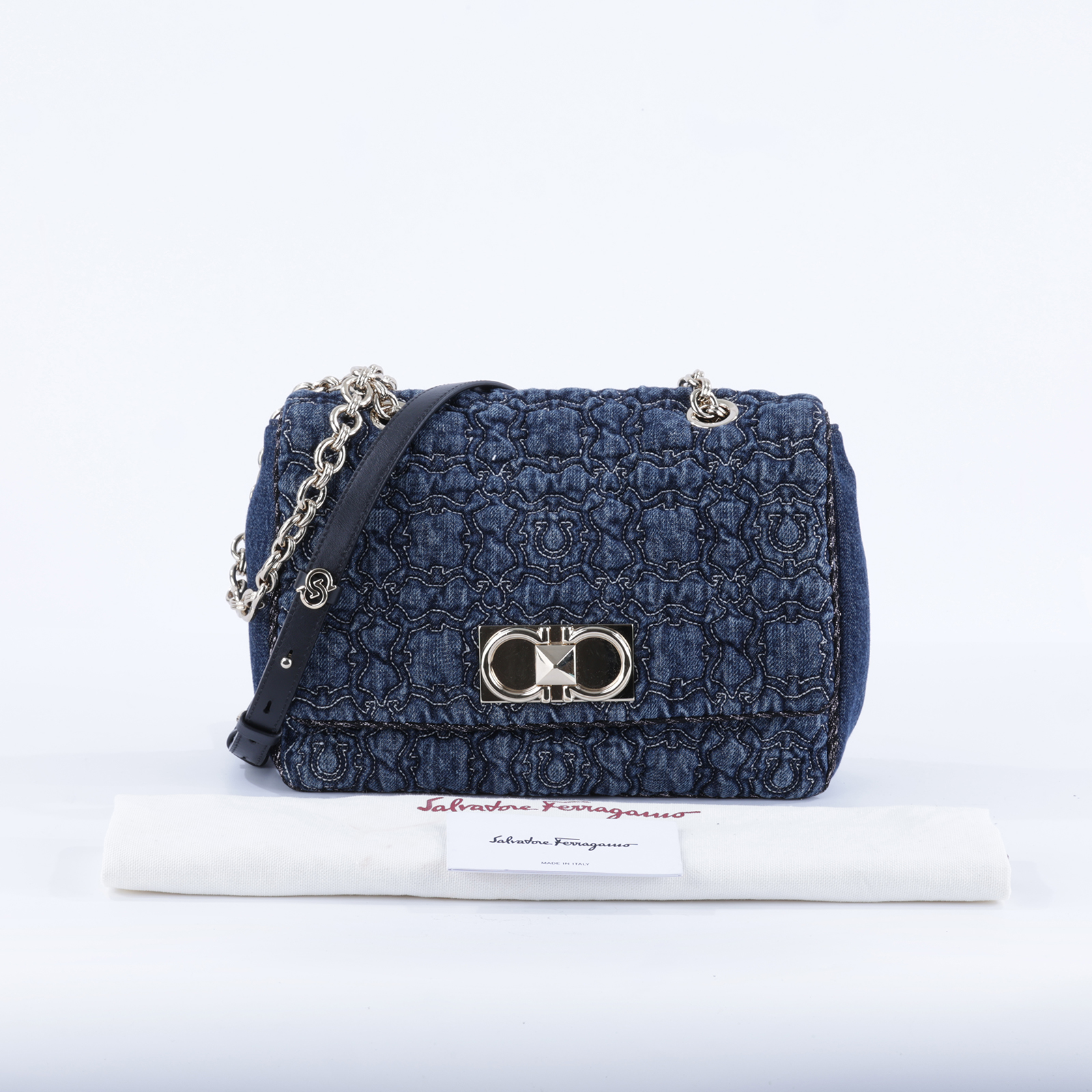 菲拉格慕 SALVATORE FERRAGAMO Gancini 肩背包 斜背包 迷你  牛仔LOGO鍊條包 防塵袋