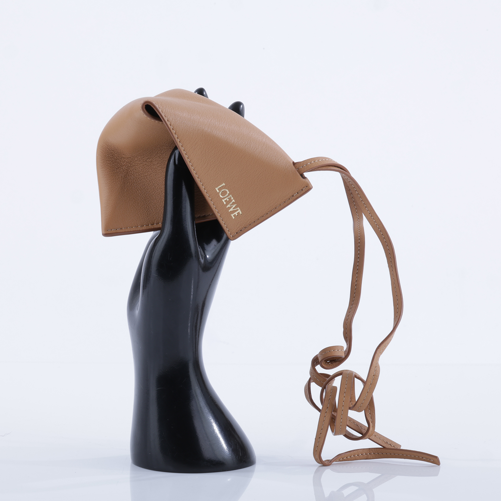 羅意威 LOEWE Origami 頸掛小包  棕皮革三角吊飾 無附屬品