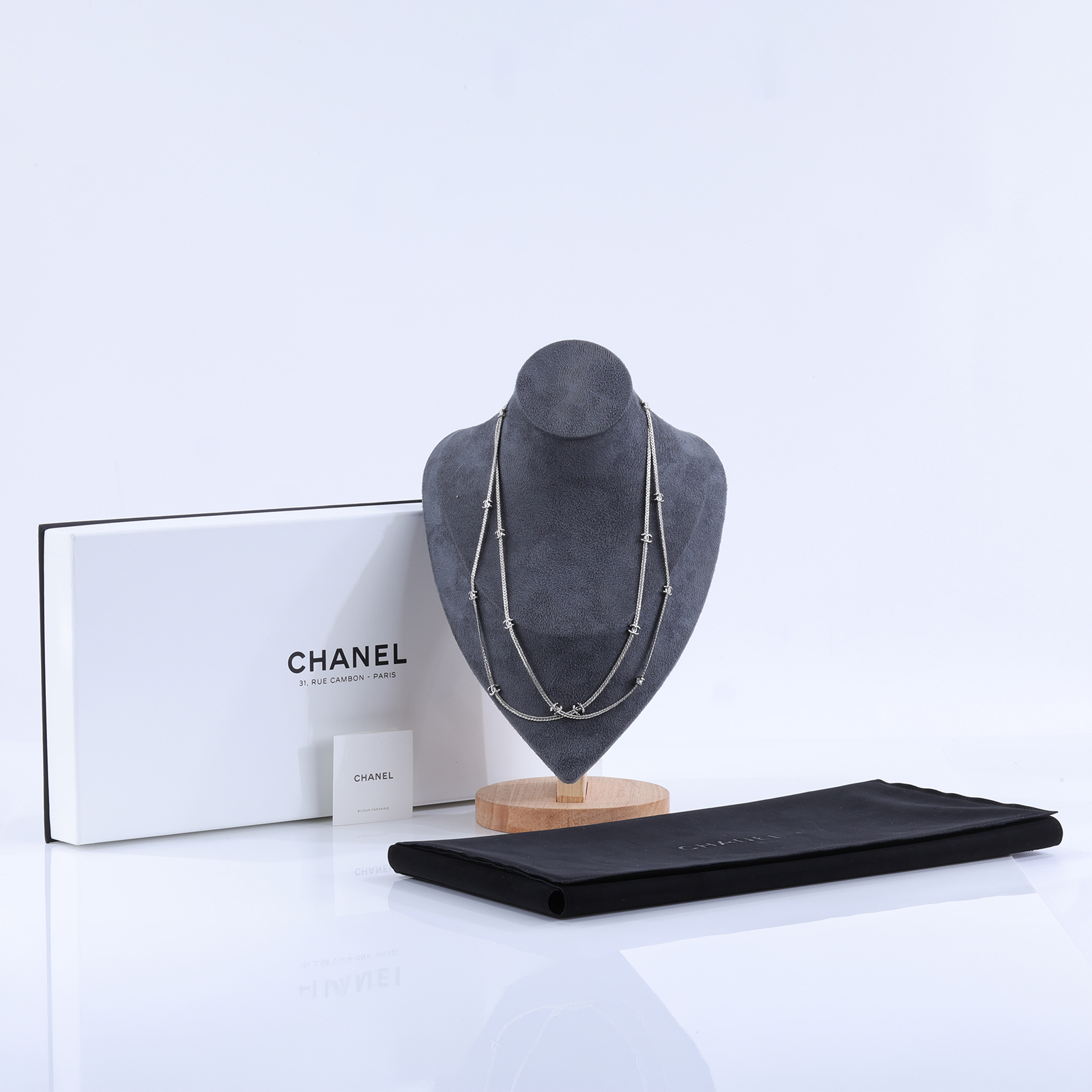 香奈兒 CHANEL CC LOGO 項鍊 頸鍊 鎖骨鍊 ABE254 B18058A24B 銀色15花LOGO項鍊 原廠盒子/內襯