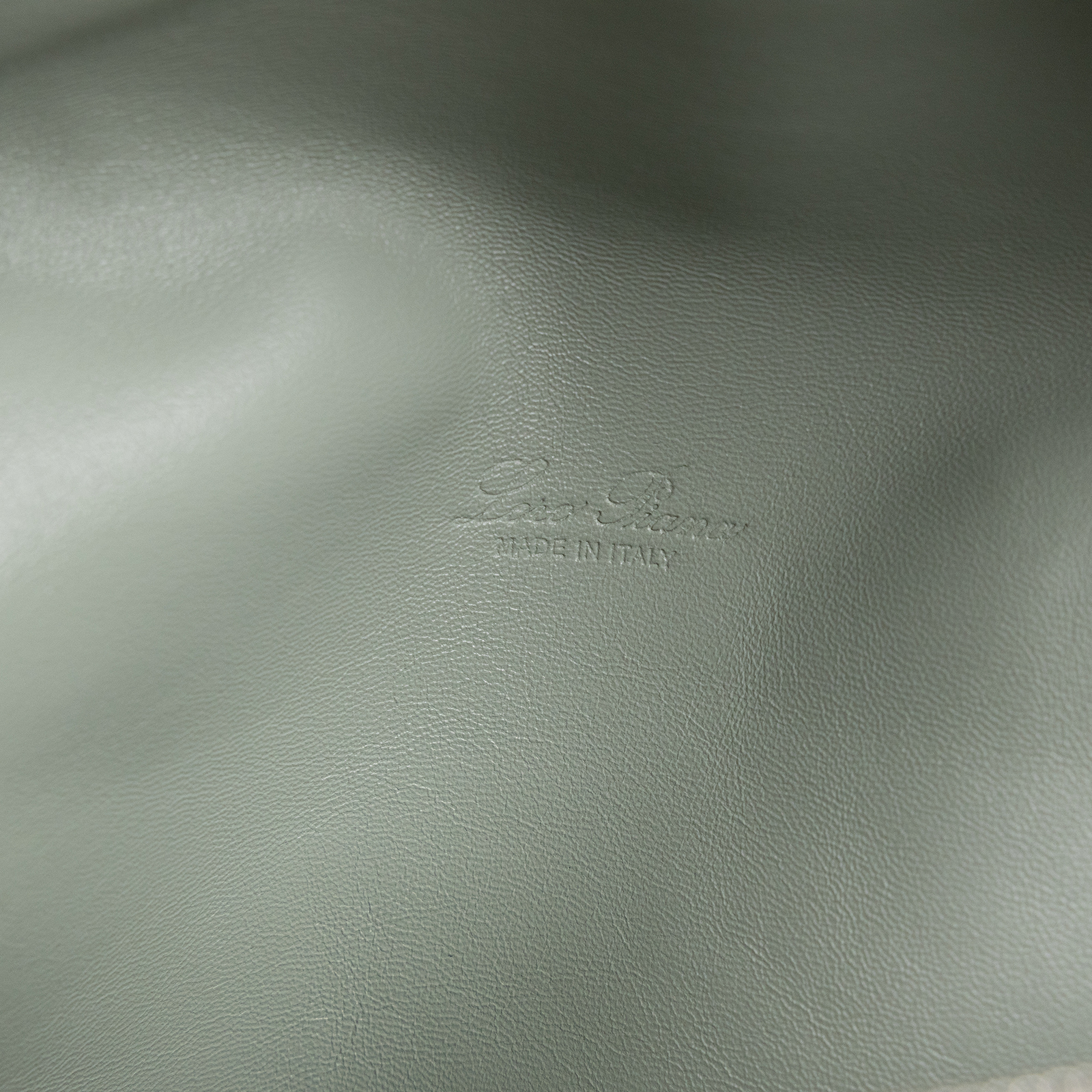 諾悠翩雅 LORO PIANA Extra Pocket 背包 L23.5 FAN4041 鼠尾草綠EXTRA POCKET背包 L23.5 防塵袋/背帶