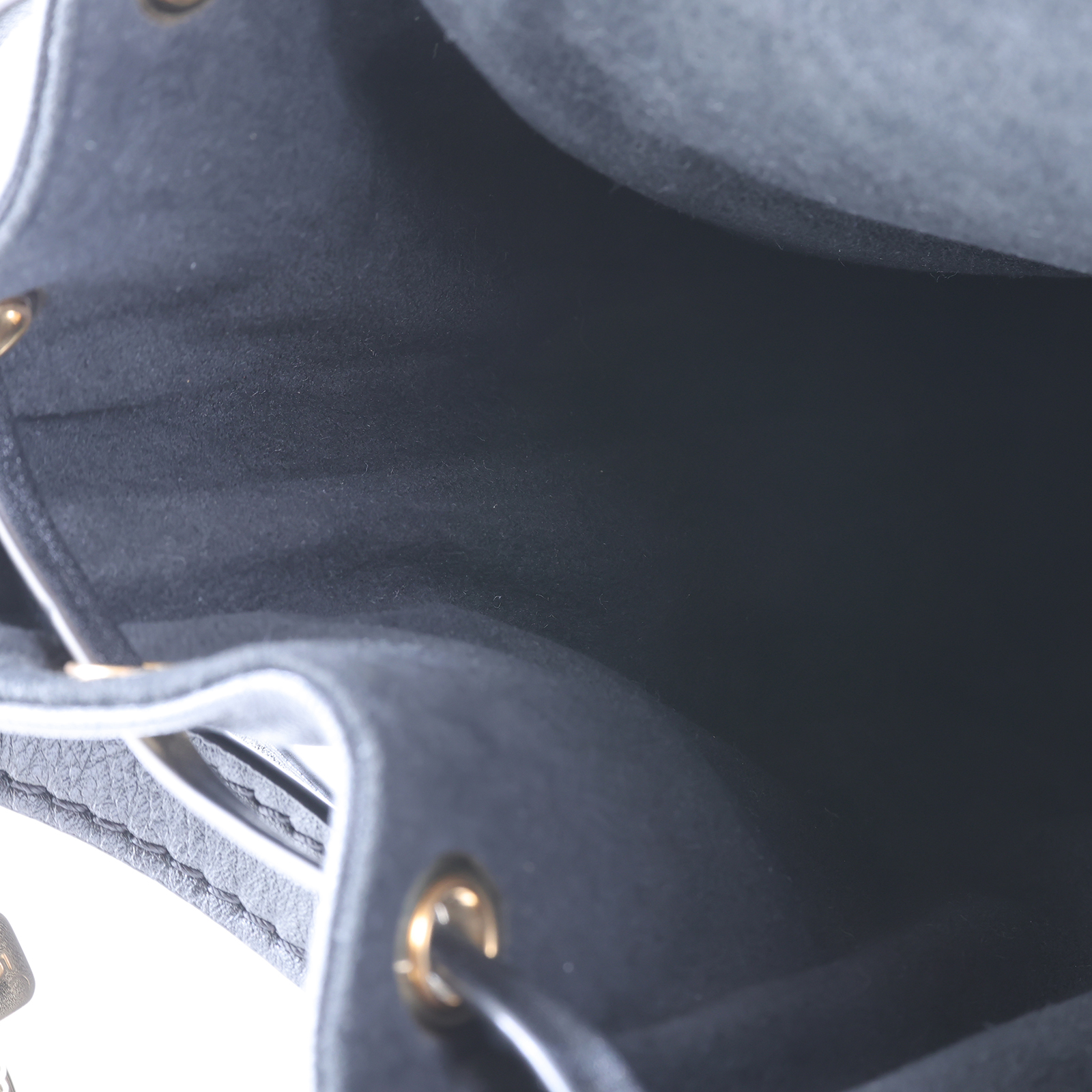 路易威登 LOUIS VUITTON Coussin Backpack PM 雙肩後背包 中型 M13357 晶片款  防塵袋/背帶/鍊帶/鎖組/購買證明