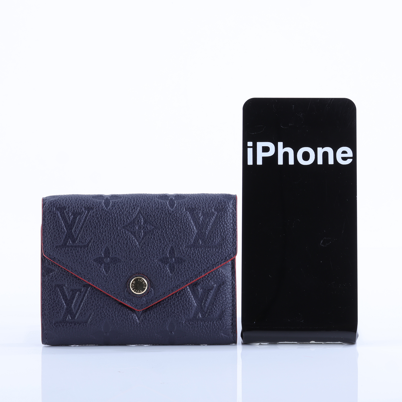 路易威登 LOUIS VUITTON Victorine 壓花皮革 三折暗釦 短夾 海軍藍 紅色 M64577 晶片款  防塵袋/原廠盒子