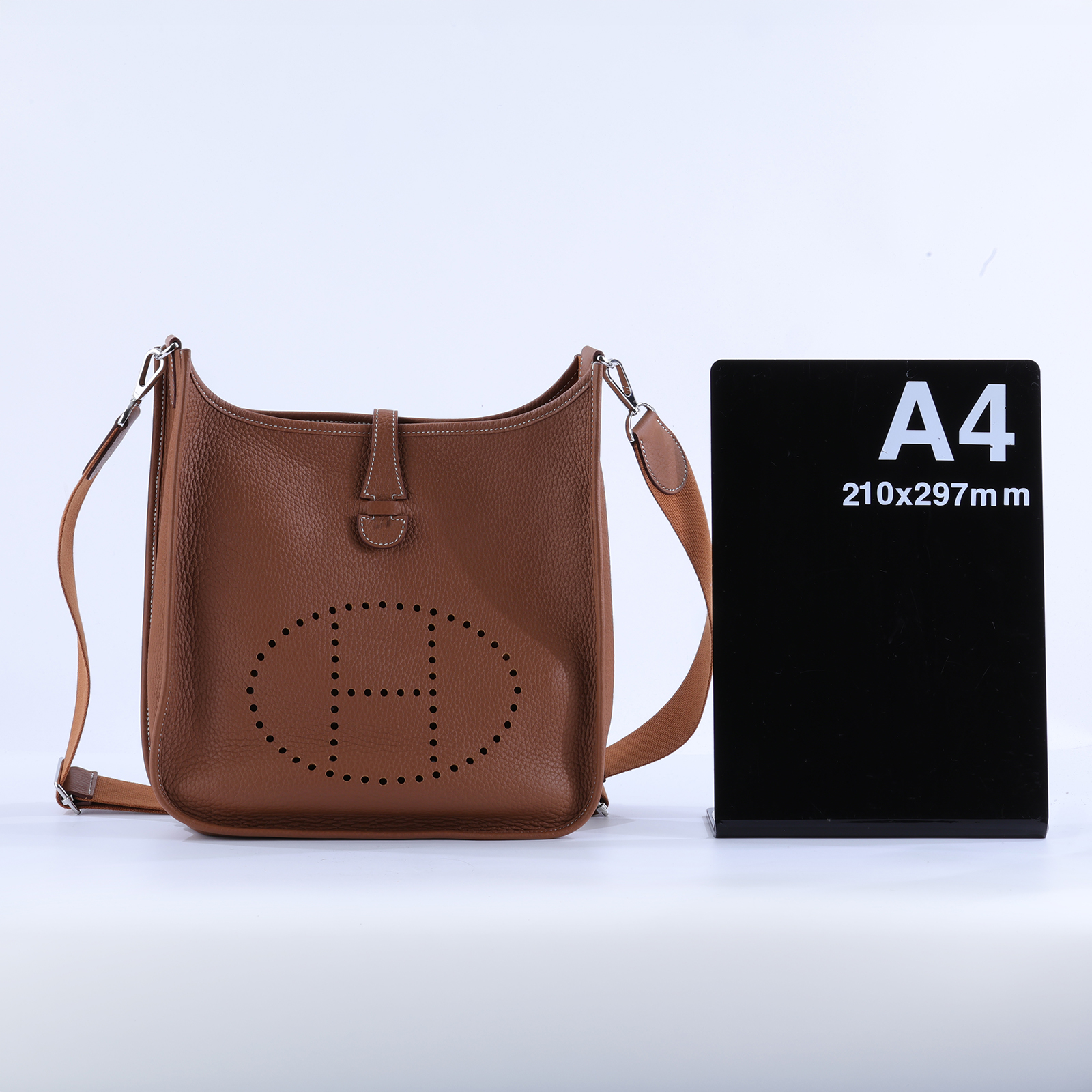 愛馬仕 Hermes Evelyne Bag 伊芙琳包 29 馬蹄型 銀色五金 金棕 H056277CK37 GGUY001TM  防塵袋/背帶