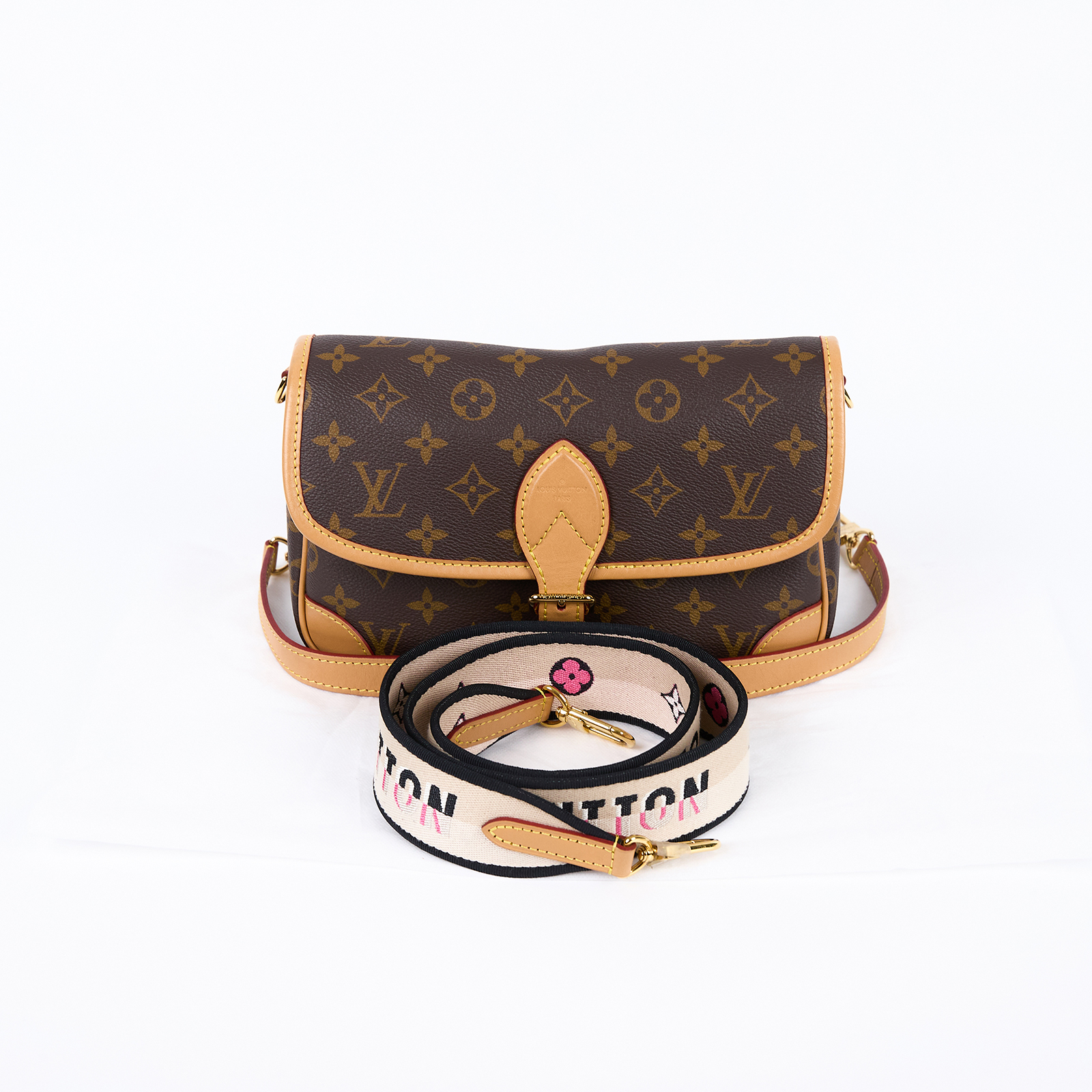 路易威登 LOUIS VUITTON Diane 腋下包法棍 單肩背包 經典帆布 M45985 晶片款 棕原花DIANE法棍包 背帶2