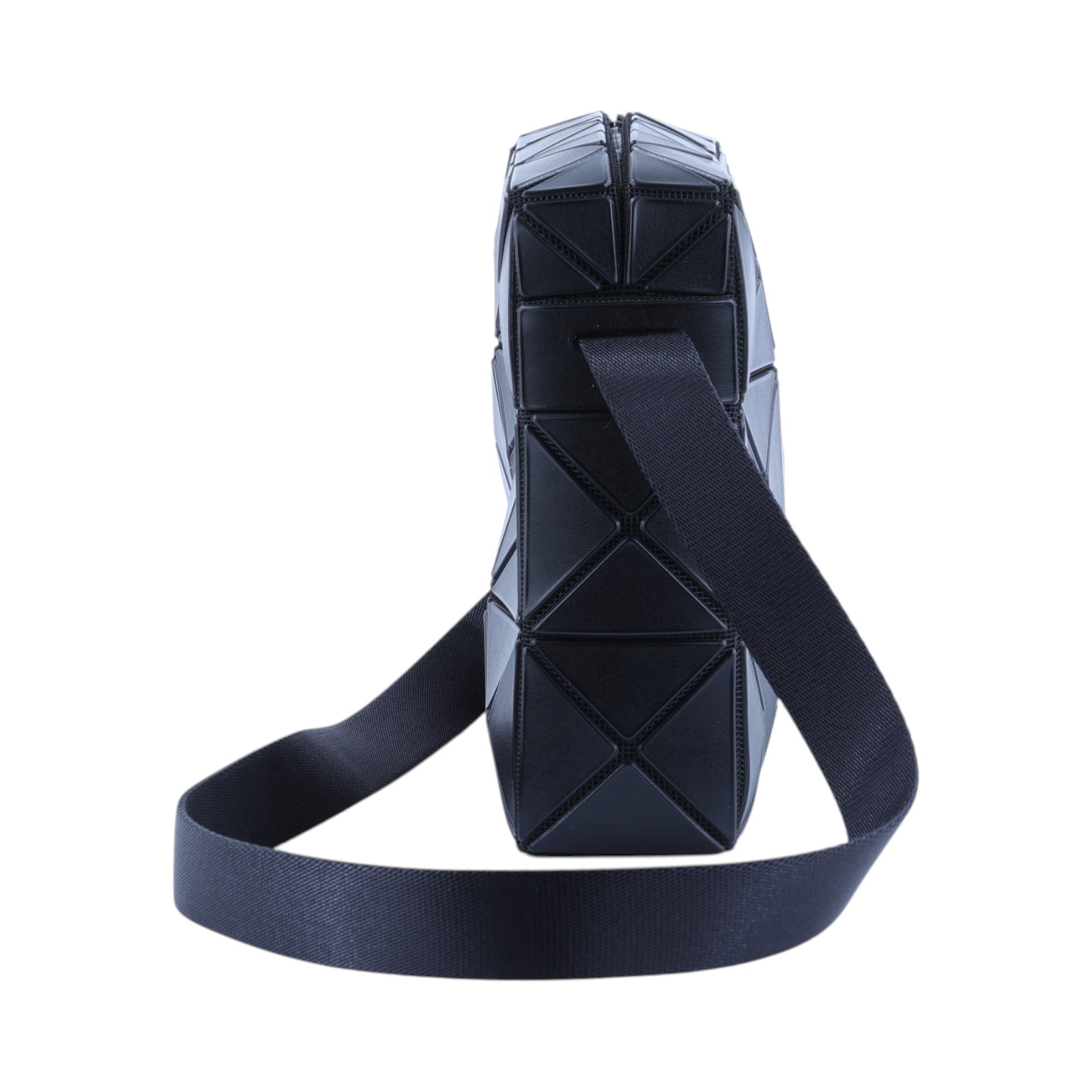 三宅一生 ISSEY MIYAKE BAOBAO CUBOID 幾何立方 4X3 斜背包  黑幾何肩背包4X3 防塵袋