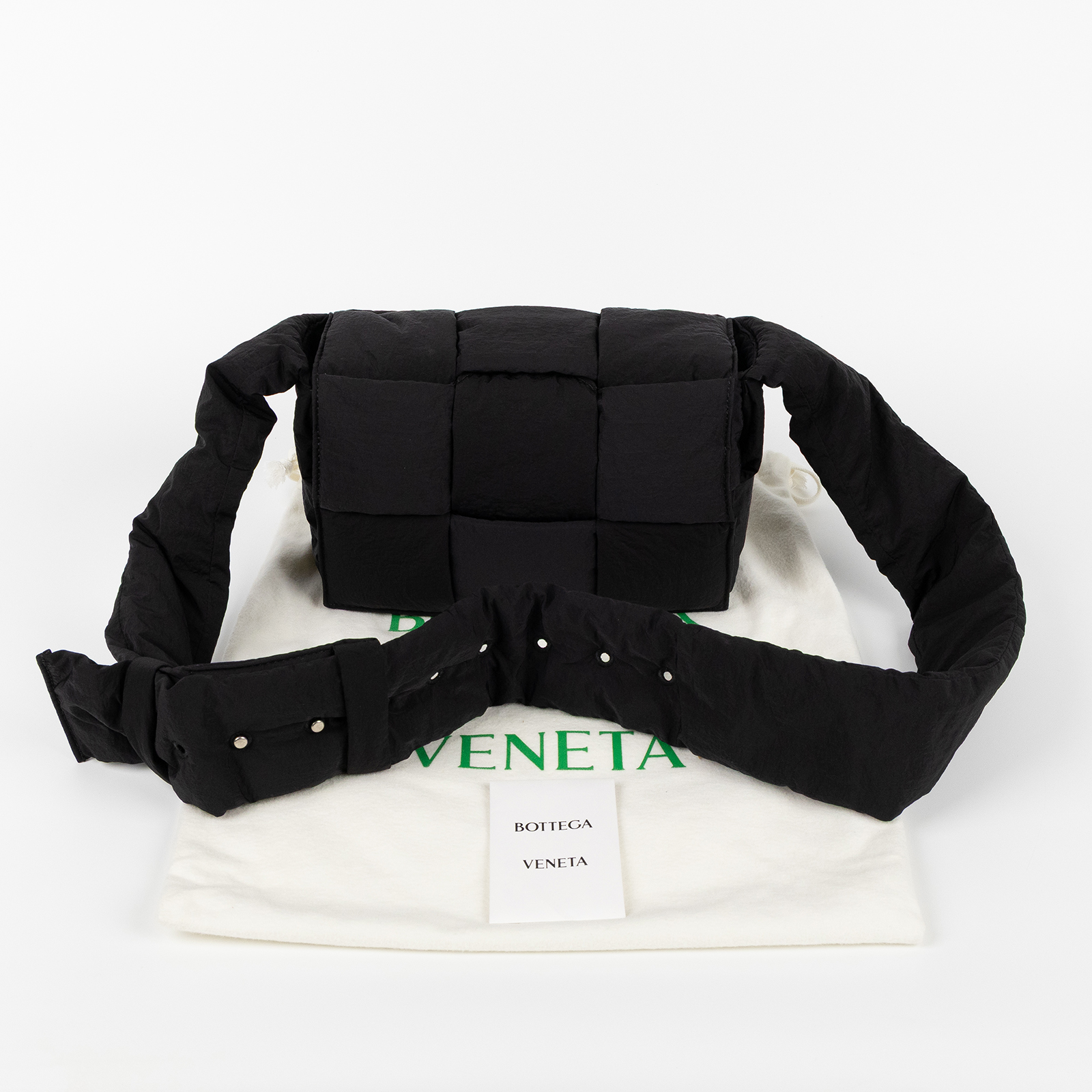 寶緹嘉 BOTTEGA VENETA Small Padded Tech Cassette 肩背包 755182VBO81  防塵袋