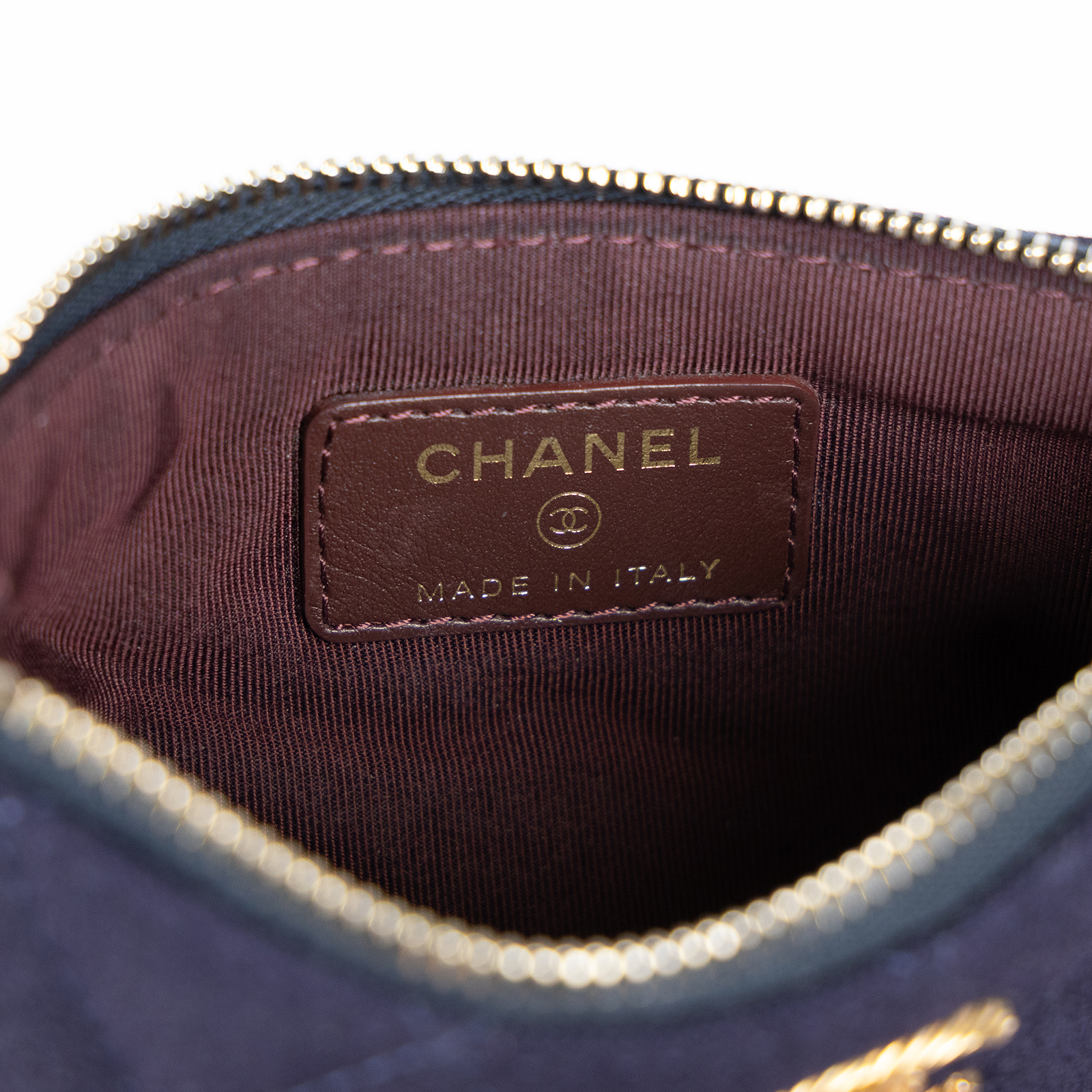 香奈兒 CHANEL 手拿包 隨身包 零錢包 小皮件 A70336 Y33306 26開藍底圖騰一字拉 原廠盒子/防塵袋/保證卡