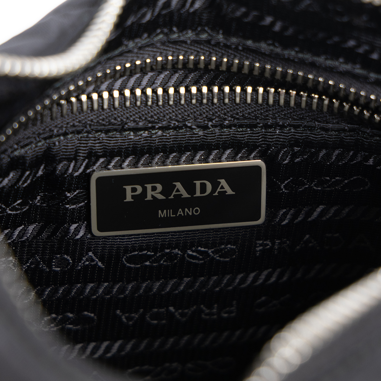普拉達 PRADA Re-Nylon 單肩 斜胯包 1BC151_RDJN 黑尼龍三角縫HOBO 防塵袋/內袋/背帶/保證卡