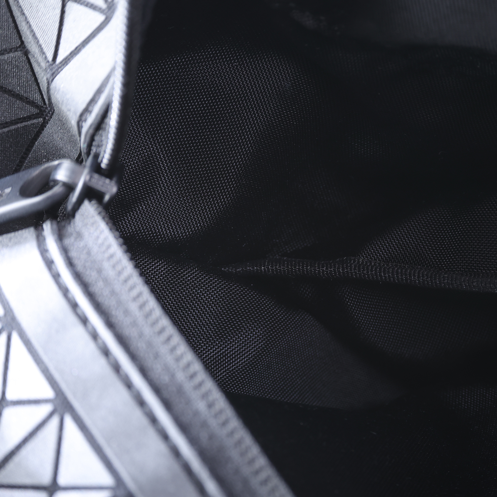 三宅一生 ISSEY MIYAKE BAOBAO 斜背包 胸包 BB52-AG141 黑幾何腰包 無附屬品