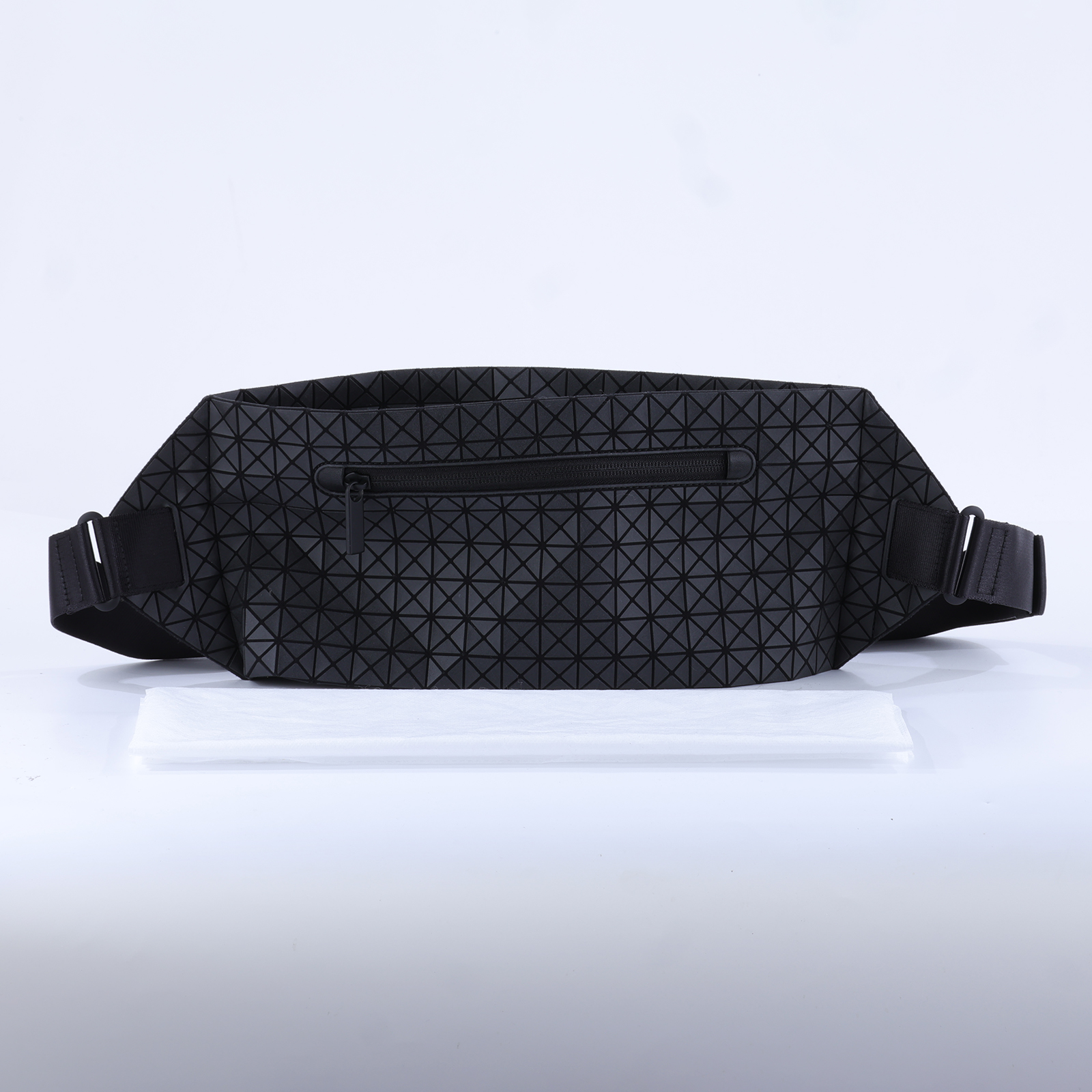 三宅一生 ISSEY MIYAKE BAOBAO 斜背包 胸包 BB52-AG141 黑幾何腰包 無附屬品